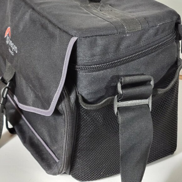 Lowepro Nova 5 Camera Shoulder Bag - Picture 7 of 10